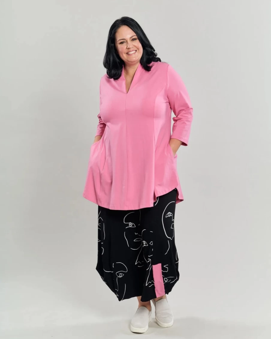 ALEMBIKA Women's Gloria V-Neck Tunic Top - Elegant Bazooka Print Blouse for Women