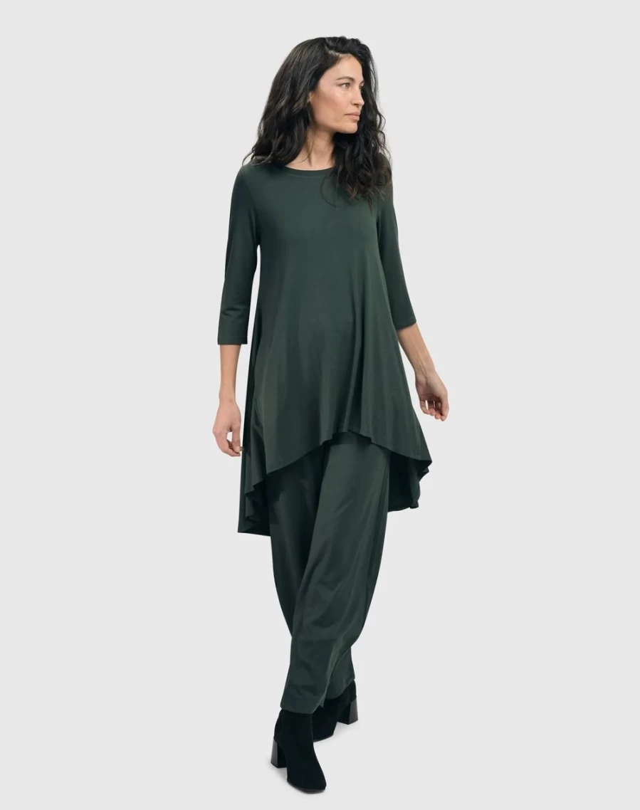 ALEMBIKA Women's Essential Flow Pants - Comfortable Green Yoga Trousers for Everyday Wear