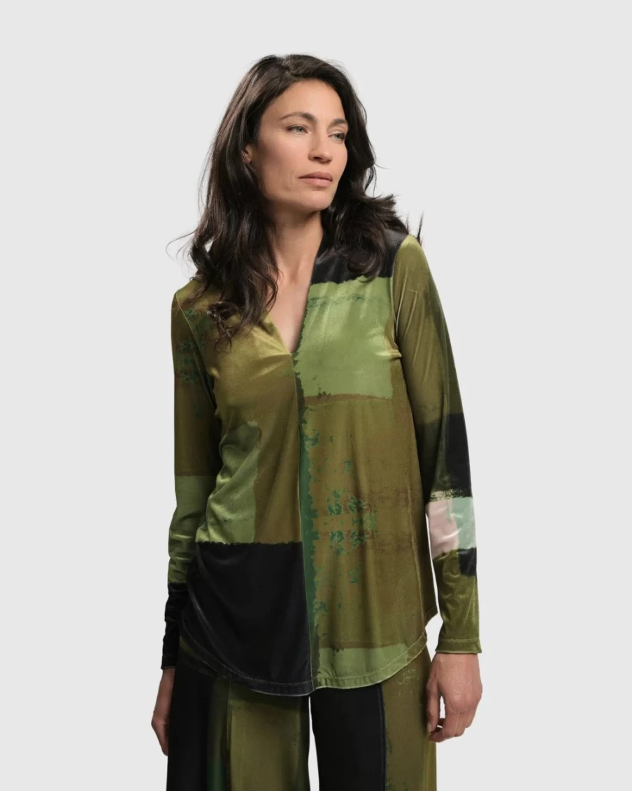 ALEMBIKA Women's Al Fresco Olive V Neck Pullover Sweater