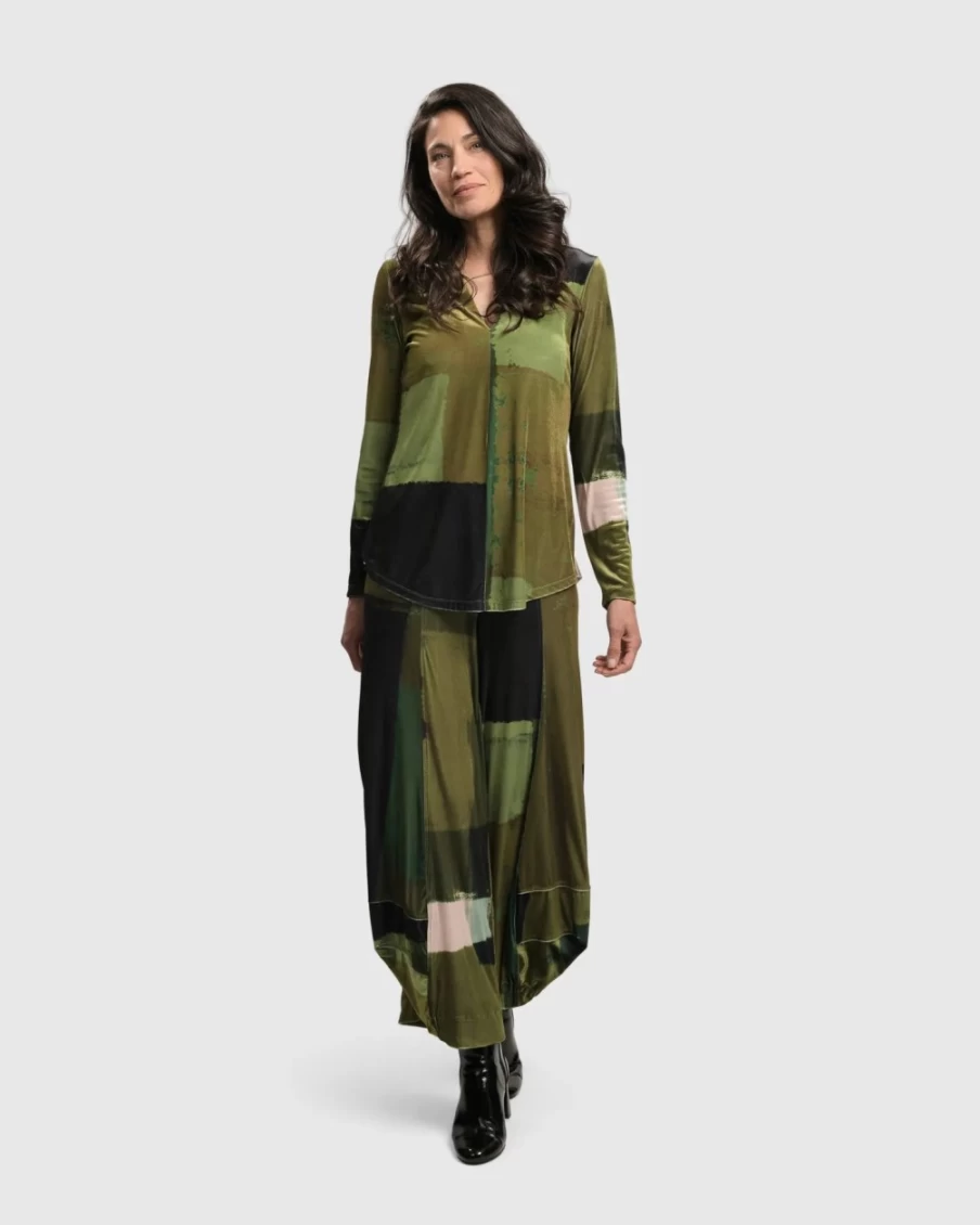 ALEMBIKA Women's Al Fresco Olive V Neck Pullover Sweater