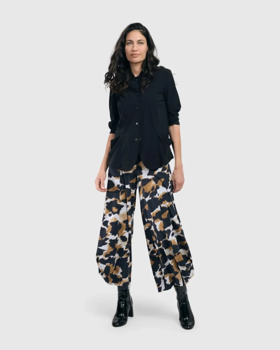 ALEMBIKA Women's Black Relaxed Fit Shirt Jacket - Tekbika Style Outerwear