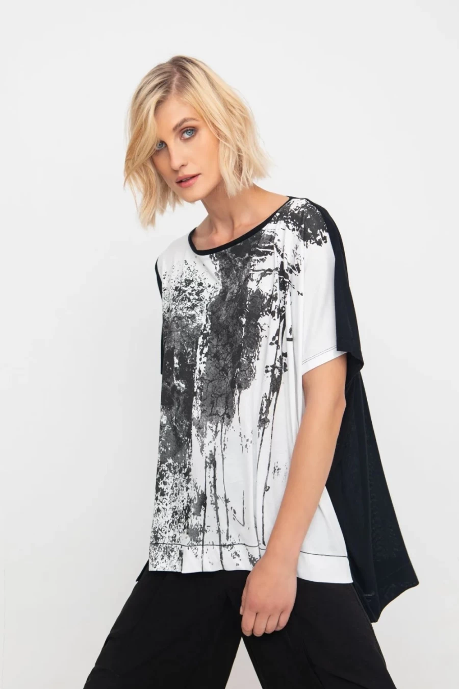 ALEMBIKA Women's Swing Top - Ozai N Ku Art House Design in White & Black