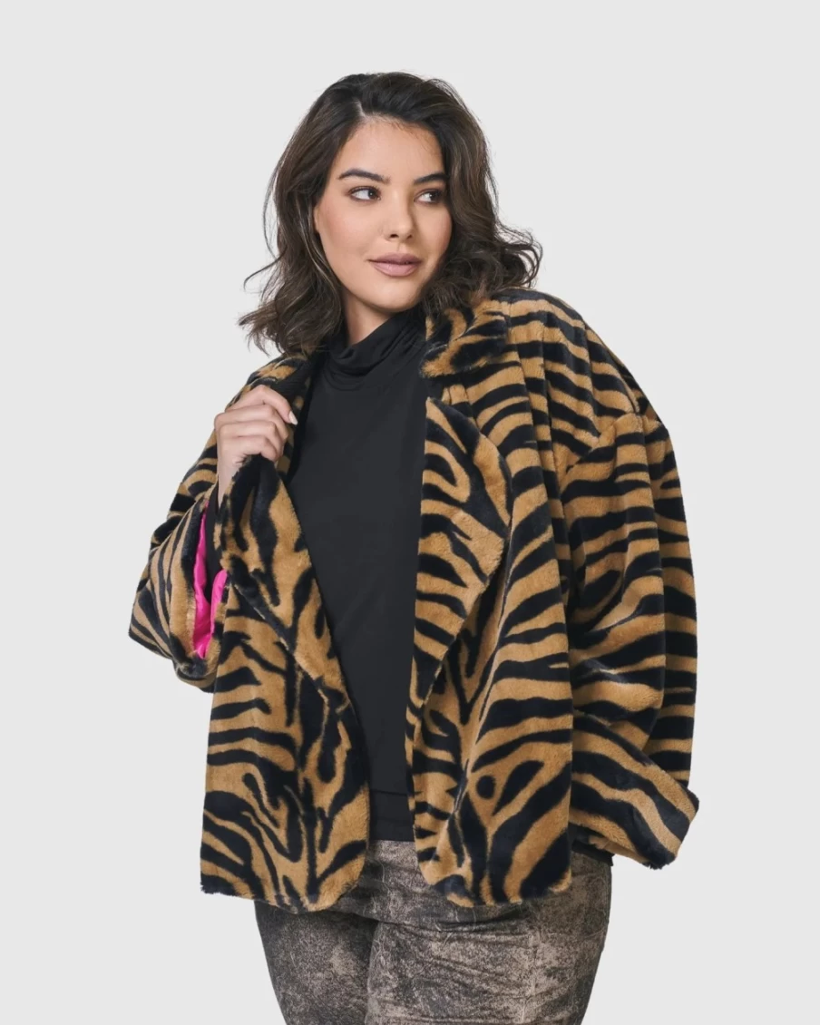 ALEMBIKA Women's West Village Jacket – Stylish Outerwear for Fashionable Comfort