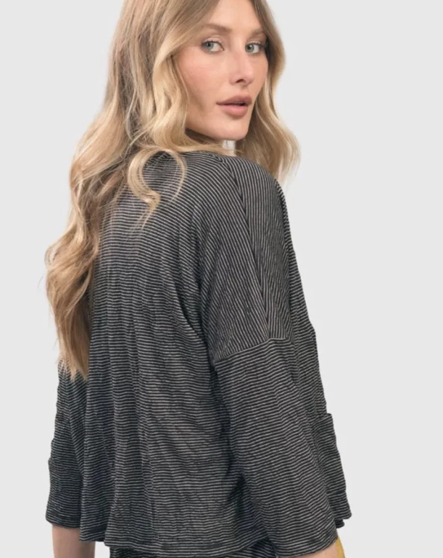 ALEMBIKA Women's Linea Crinkle Crop Cardigan in Black - Stylish Wrinkle Texture Open Front Sweater