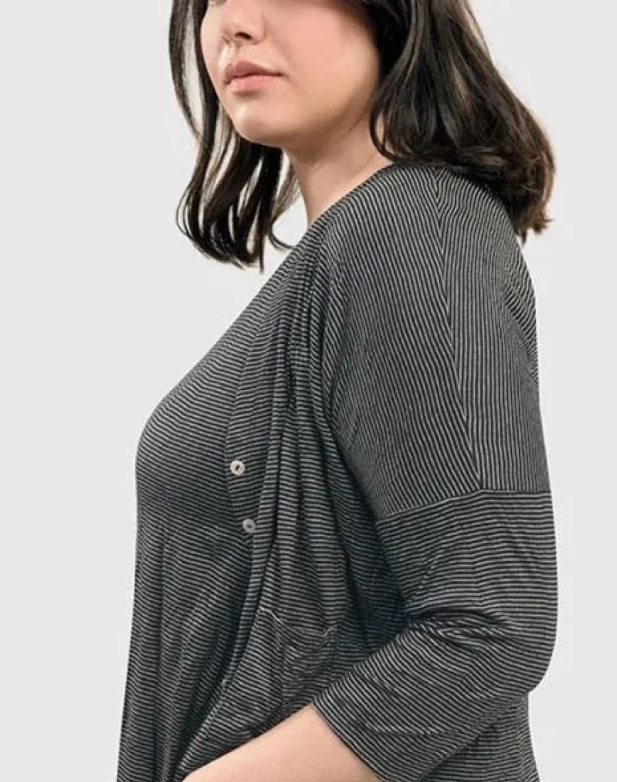ALEMBIKA Women's Linea Crinkle Crop Cardigan in Black - Stylish Wrinkle Texture Open Front Sweater