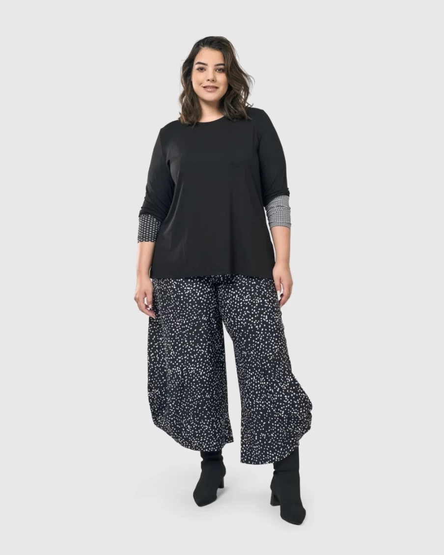 ALEMBIKA Women's Mono Go-To Long Sleeve Top - Classic Comfort & Style