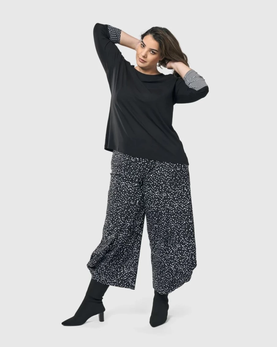ALEMBIKA Women's Mono Go-To Long Sleeve Top - Classic Comfort & Style