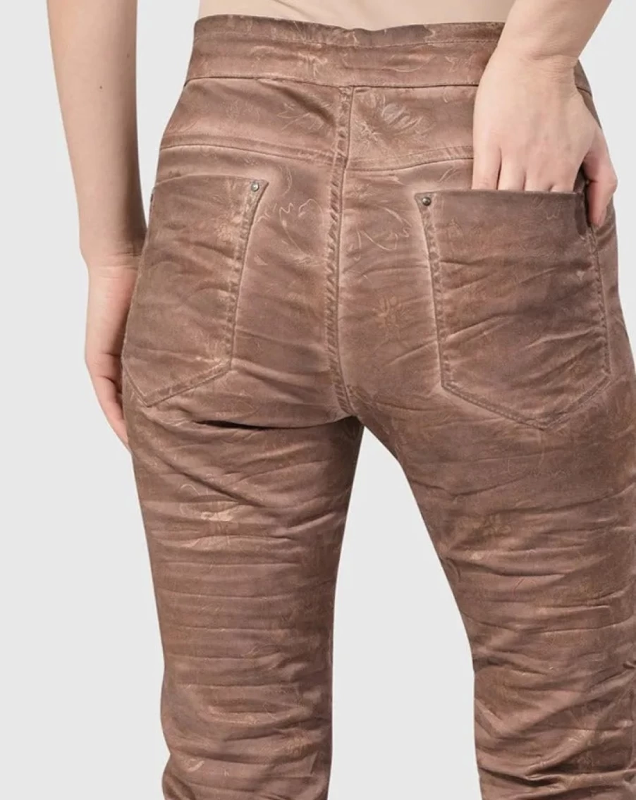 ALEMBIKA Women's Distressed Brown Wash Stretch Jeans - Iconic Vintage Style
