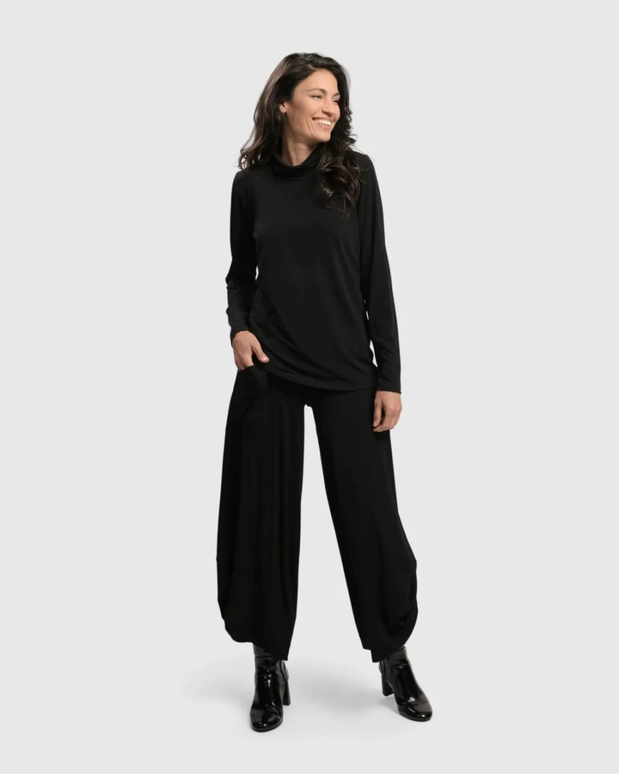 ALEMBIKA Women's Essential Punto Pockets Pants - Comfortable Black Trousers for Everyday Wear