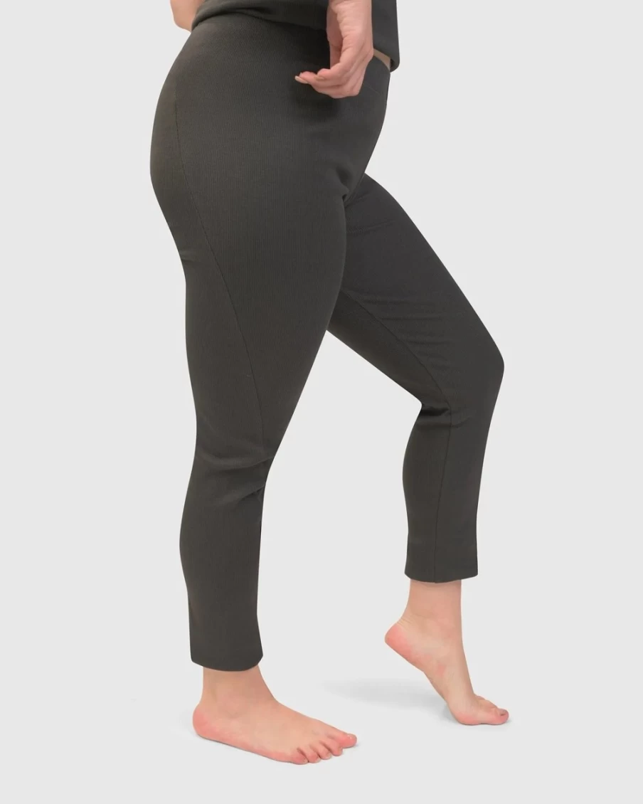 ALEMBIKA Women's Freedom Leggings - Charcoal Gray High-Waisted Yoga Pants for Comfort & Flexibility