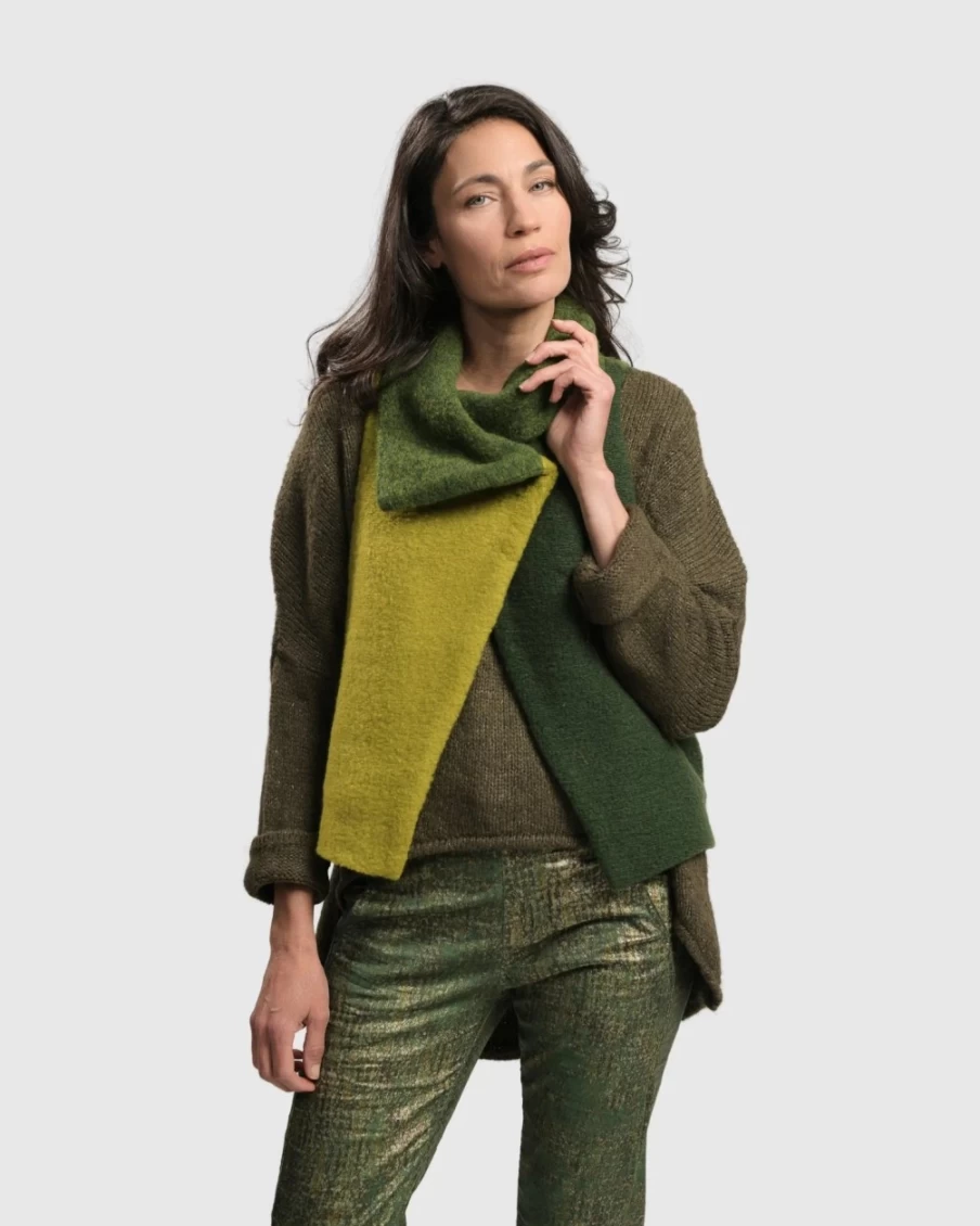 ALEMBIKA Women's Two Tone Vest - Stylish Hunter Green Outdoor Wear