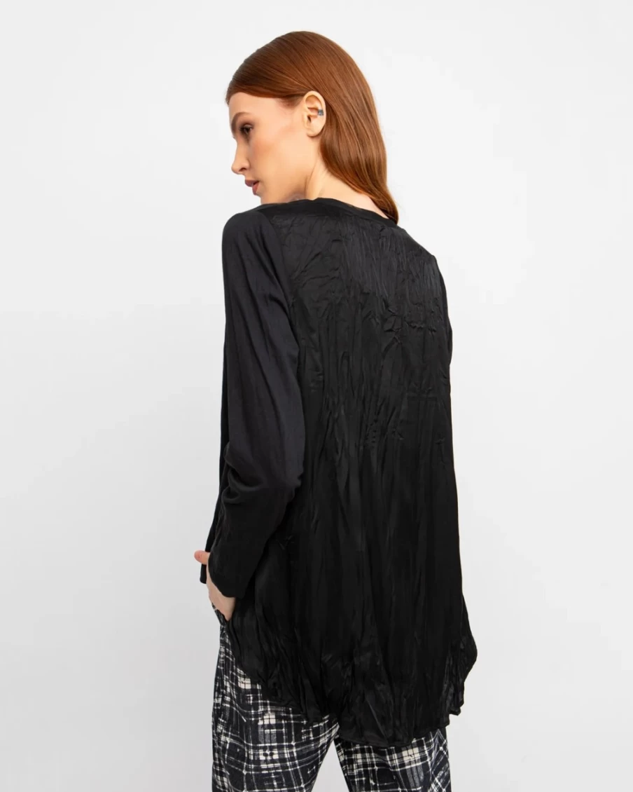 ALEMBIKA Women's Ozai N Ku Melody V-Neck Top in Black